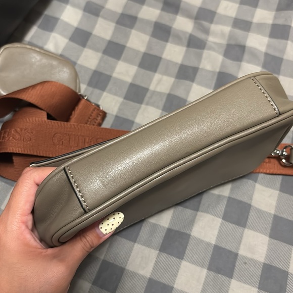 Guess Los Angeles Zimmerman Logo Crossbody - Picture 6 of 13